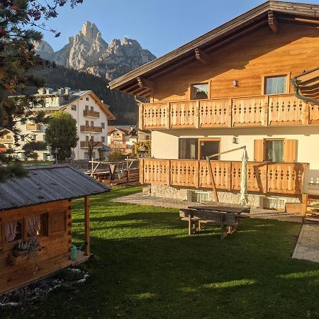 Ciasa Giorgina Apartman Pozza di Fassa Kültér fotó